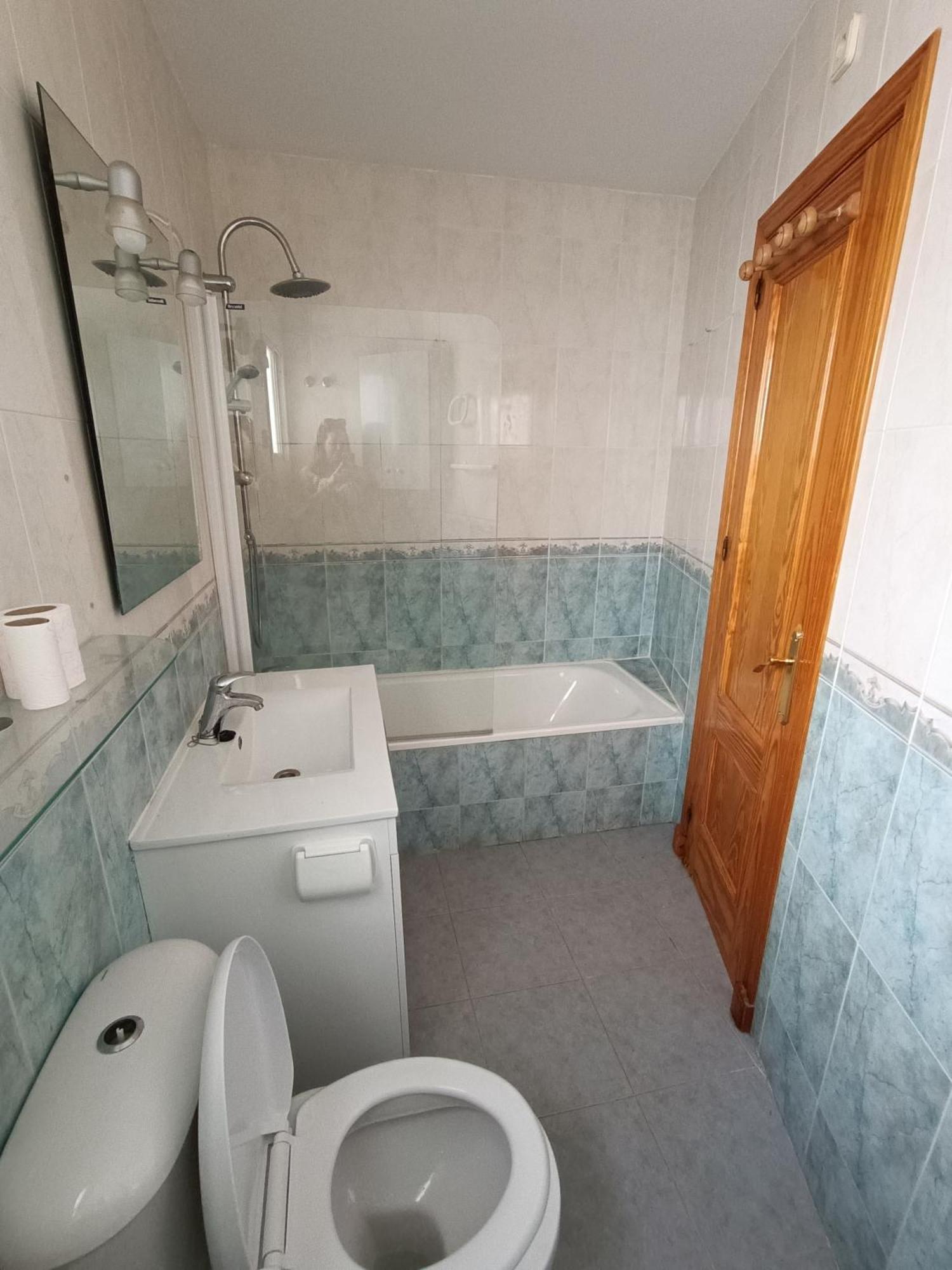 Lovely Penthouse In Front Of The Beach With Free Parking Malaga Exterior photo